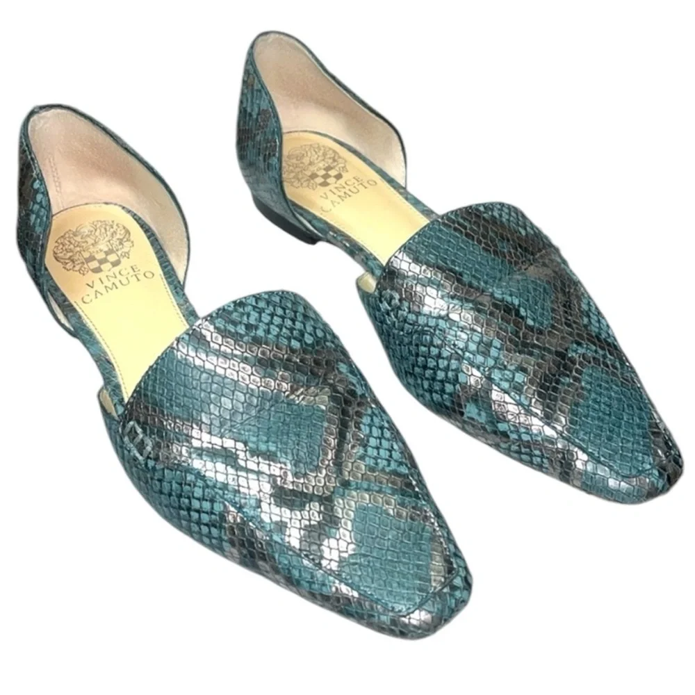 Vince Camuto Kordie Flat silver/teal color snake skin leather flats Sz 7.5M
